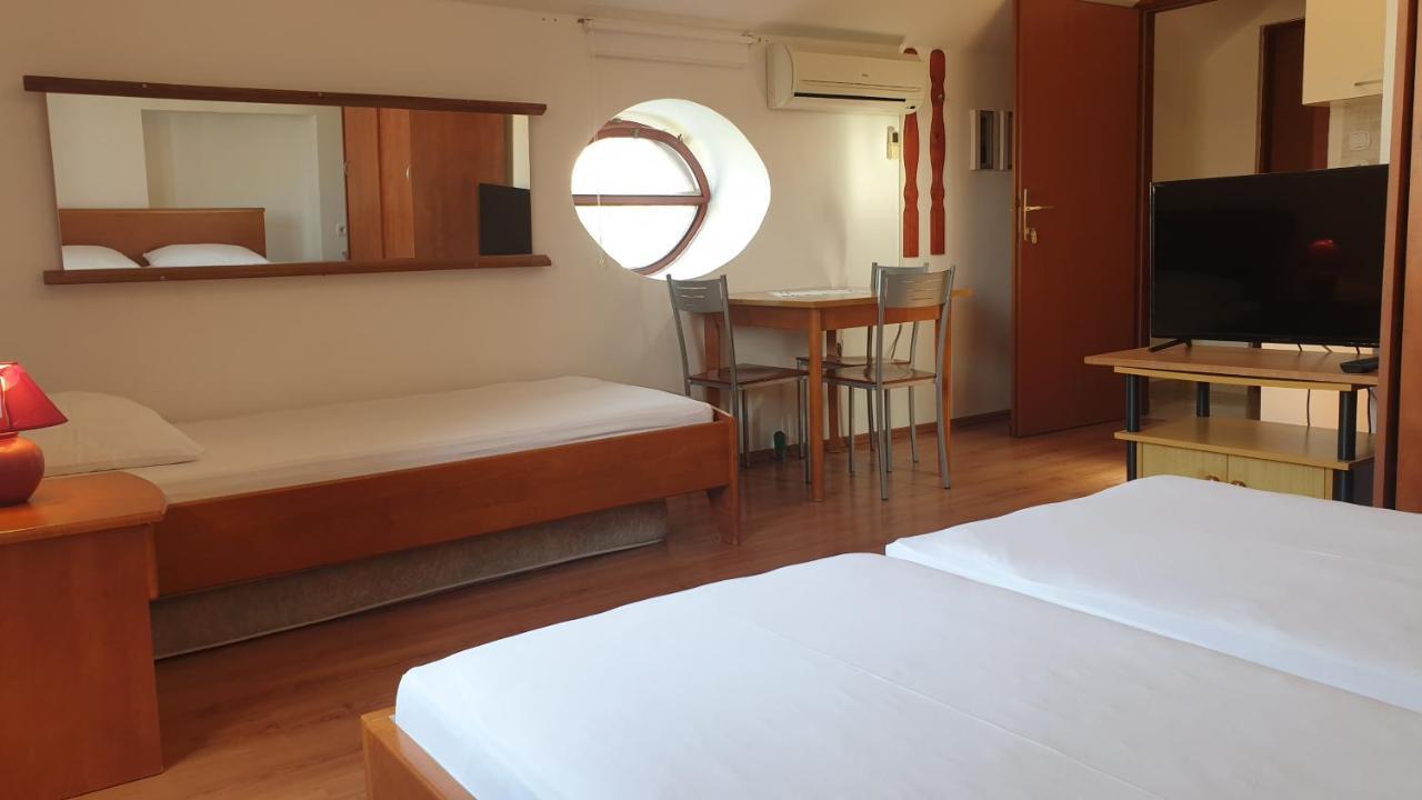 Apartments Rosa Mali Lošinj Exterior foto